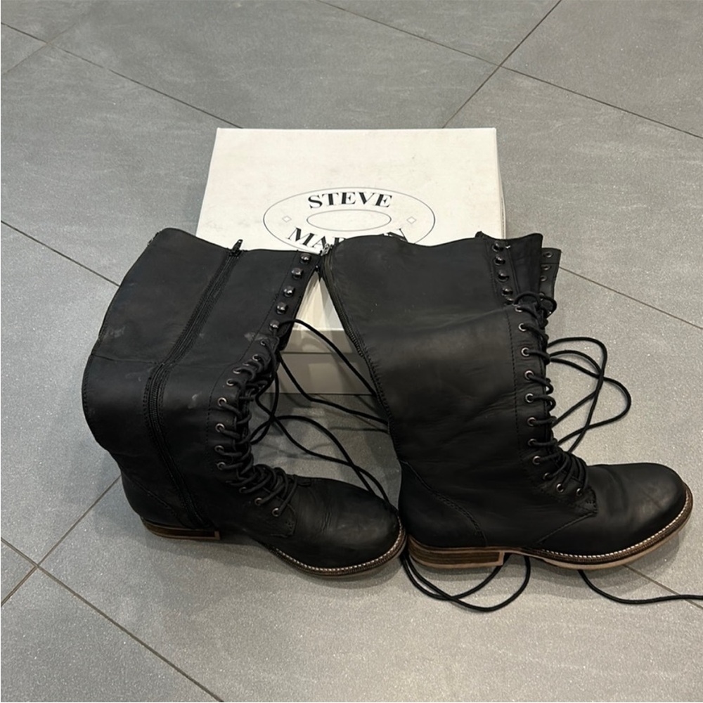 Steve Madden Lace up boots